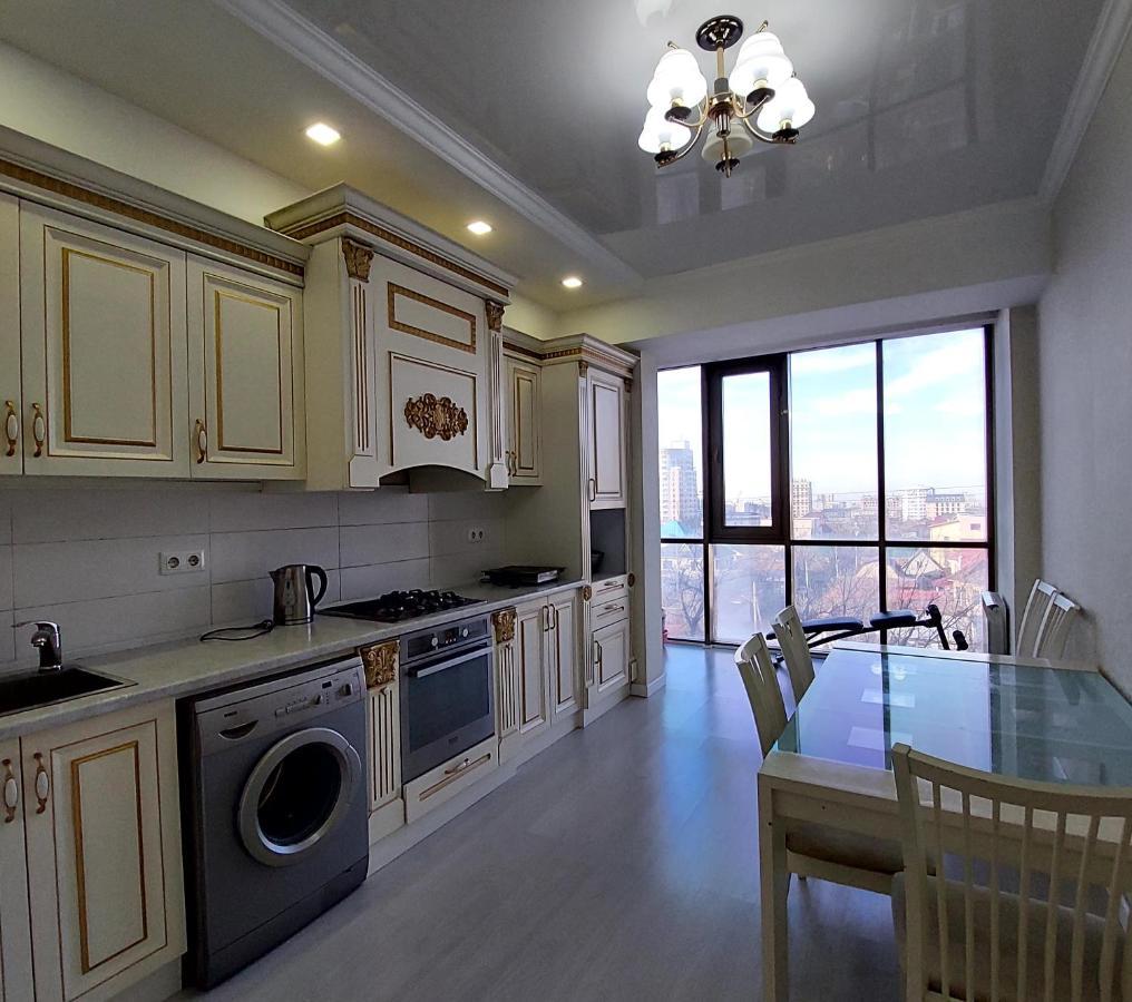Elite Apartment In Street Mederova 50 비슈케크 외부 사진